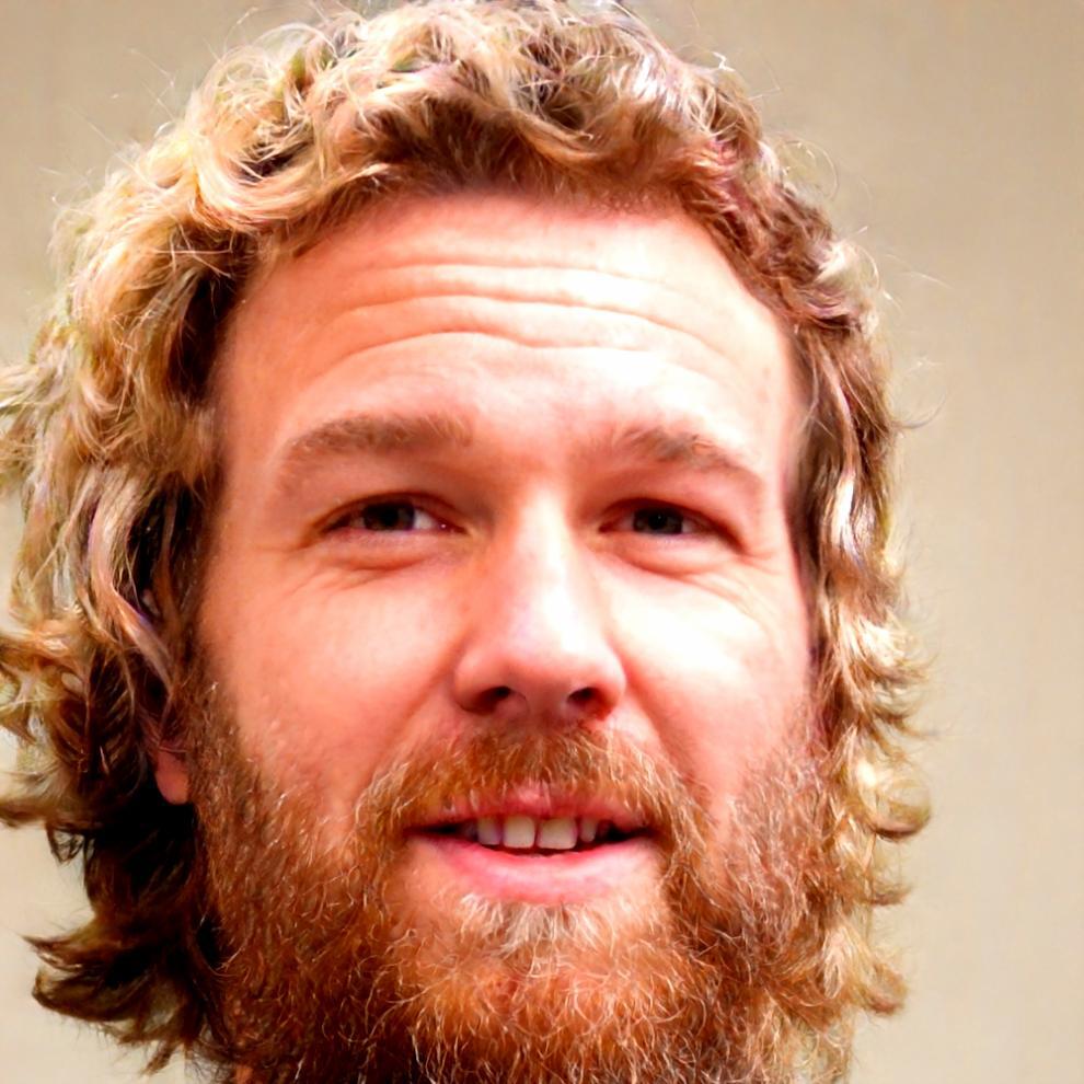 Mentor especializado en análisis financiero corporativo